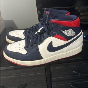 Jordan 1 SE Mid Olympic White